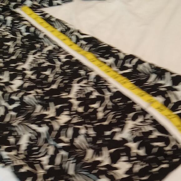 Max Studio Women's 3X Black and White pants. Elegant, Fun, Versatile , Plus - Picture 9 of 10